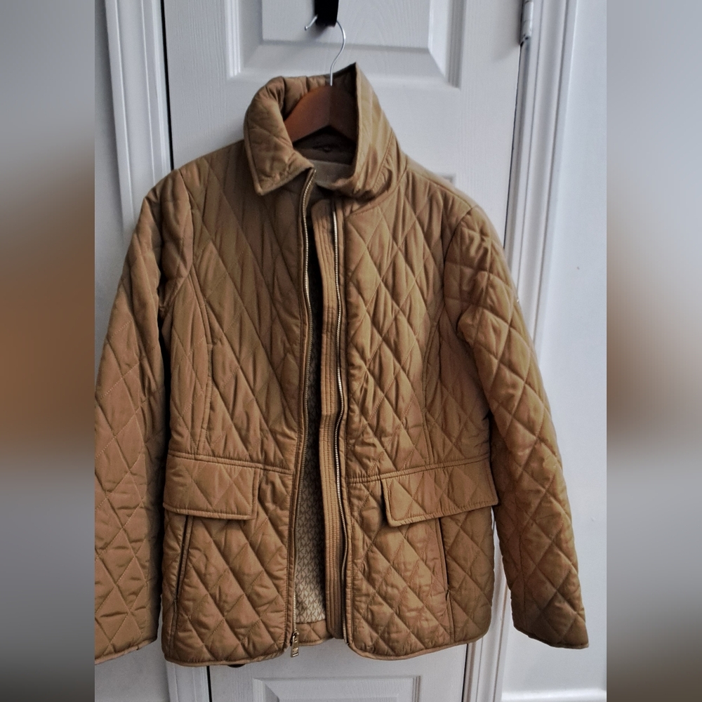 Michael Kors jacket. Only worn once. Missing faux fur collar.